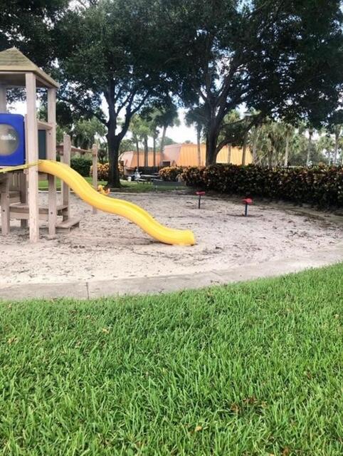 VILLAGE OF SANDALWOOD LAK - Residential Lease