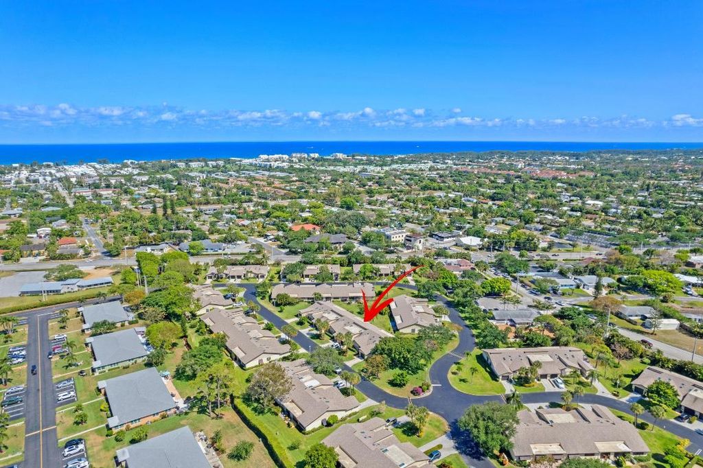 Photo of 21 Ridgepointe Drive #D, Boynton Beach, FL 33435 (MLS # R10979167)