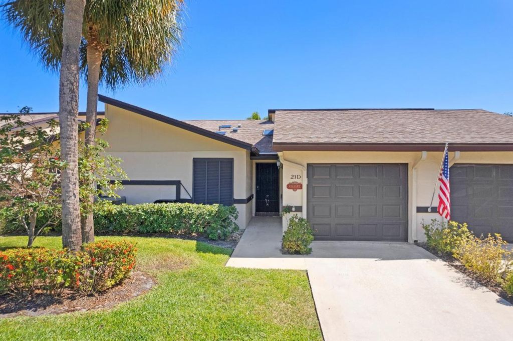 Photo of 21 Ridgepointe Drive #D, Boynton Beach, FL 33435 (MLS # R10979167)