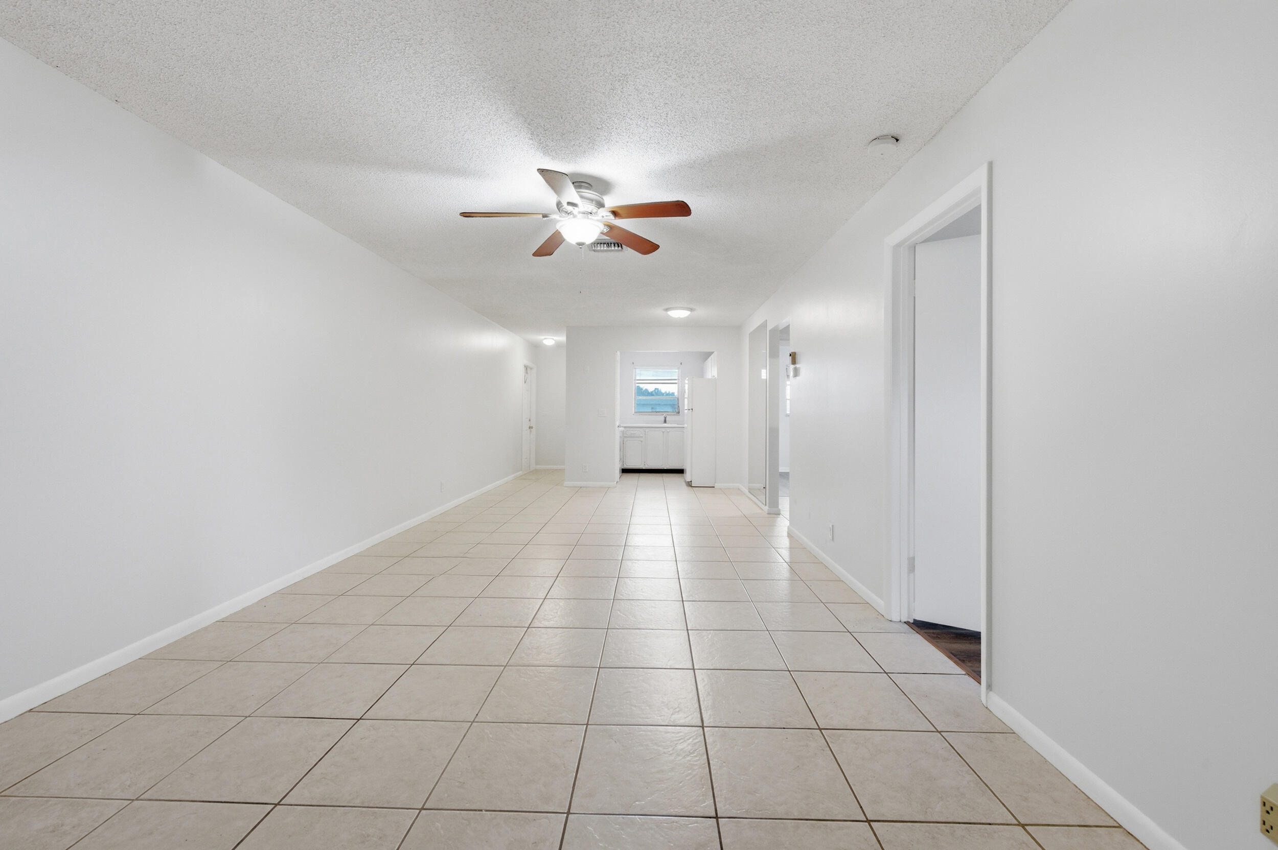 FOUR PALMS CONDO - Residential Lease