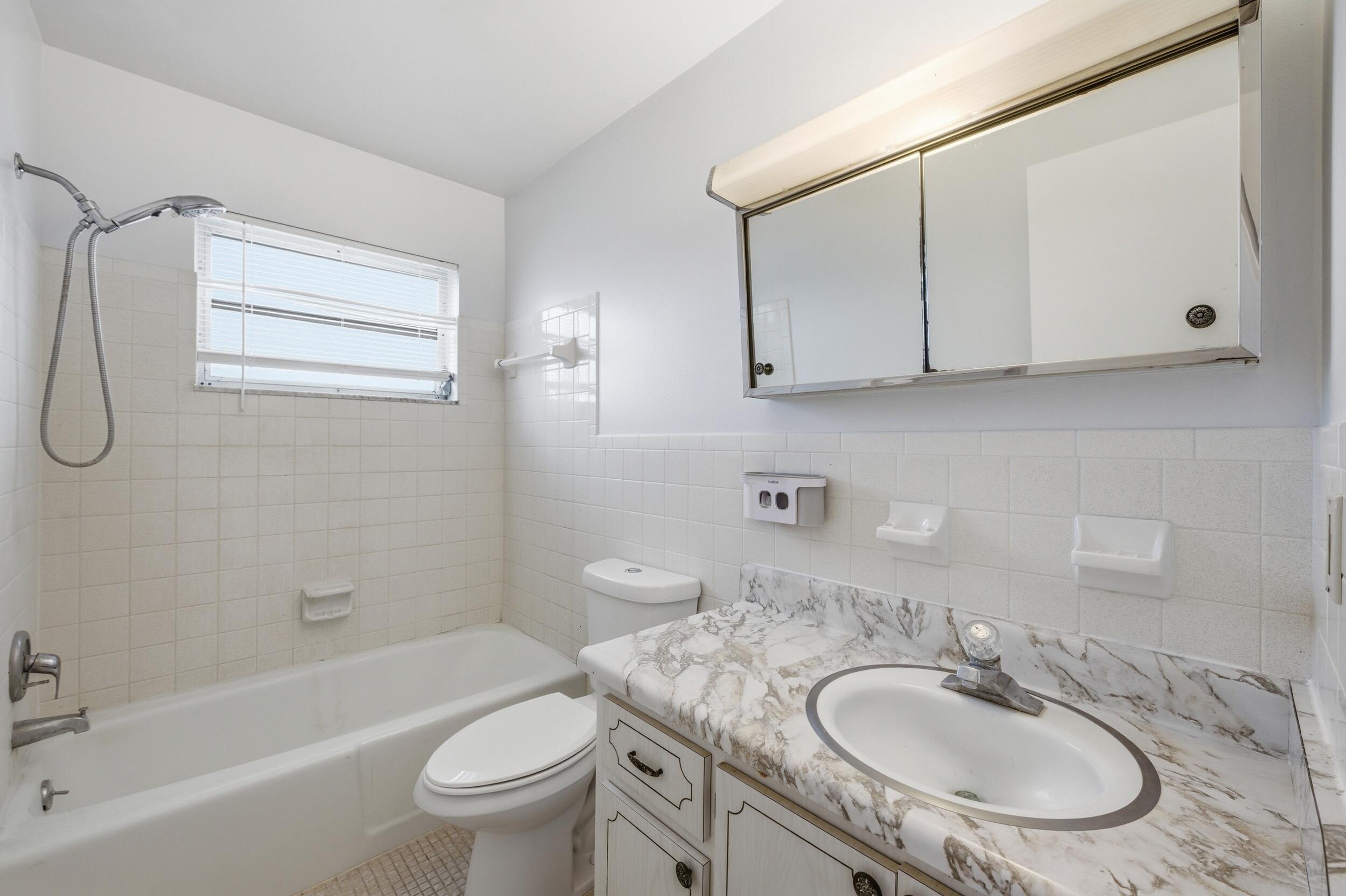 FOUR PALMS CONDO - Residential Lease