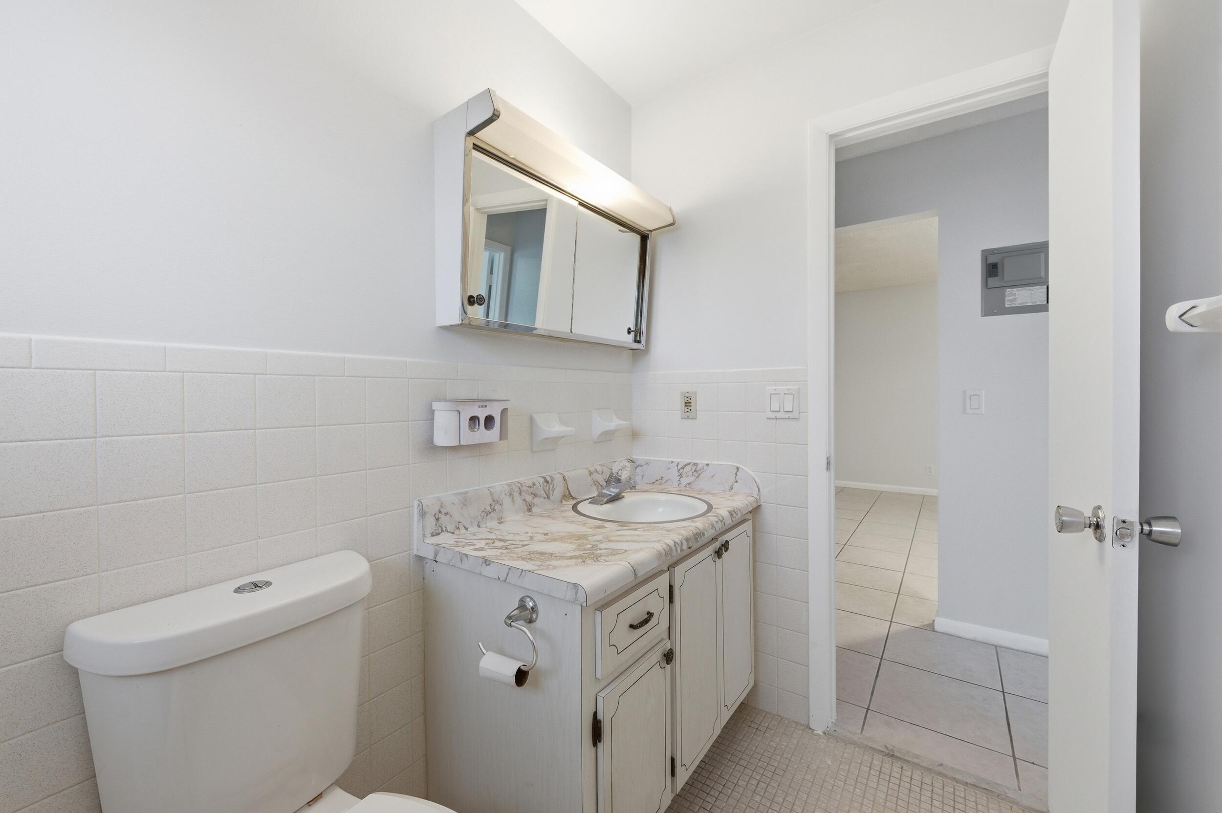 FOUR PALMS CONDO - Residential Lease