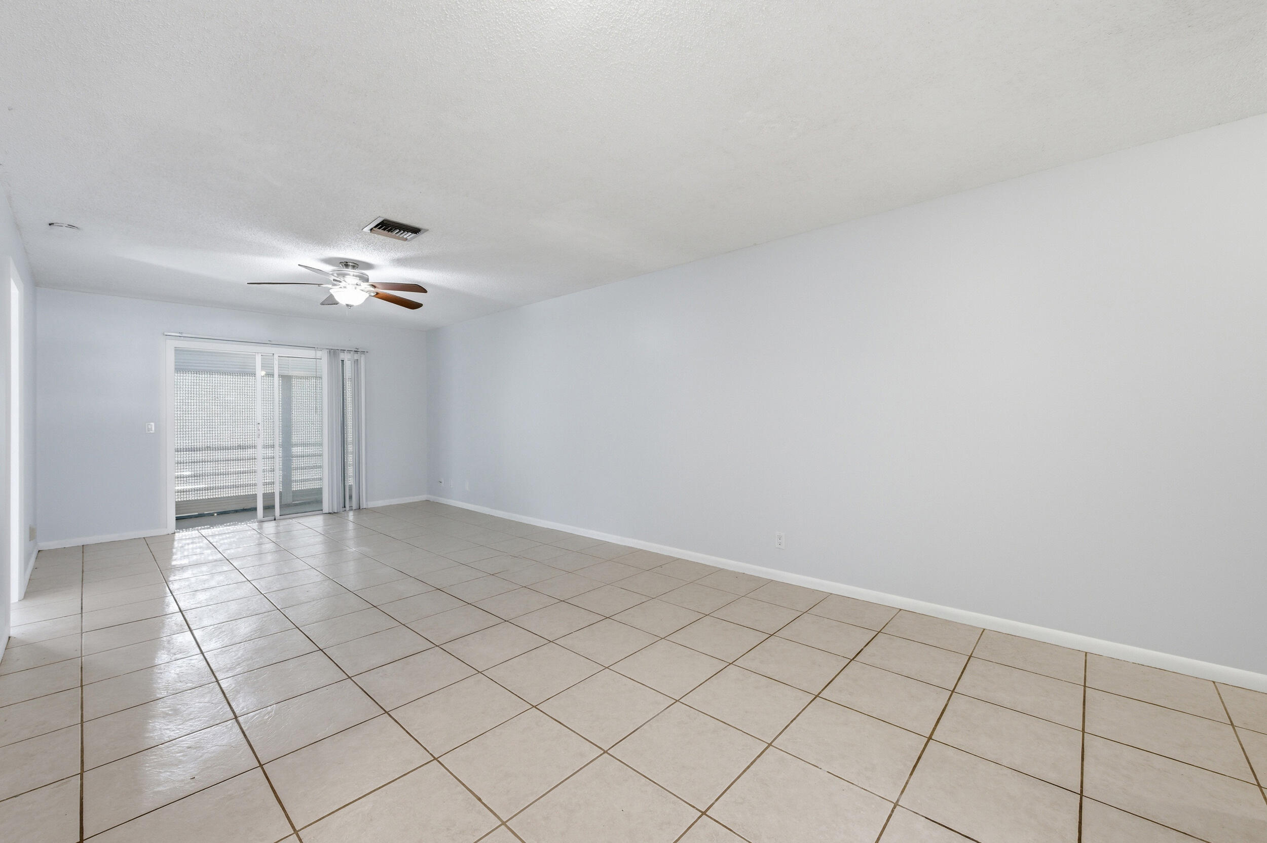 410 W Palm Street B28