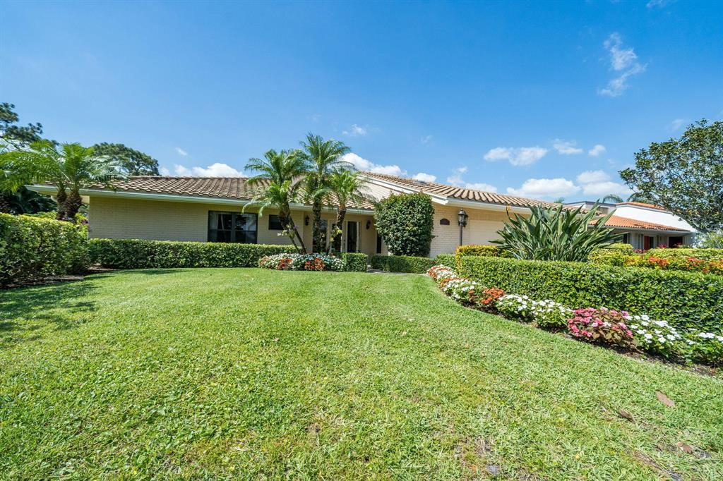 Photo of 13808 Sand Crane Drive, Palm Beach Gardens, FL 33418 (MLS # R10700595)