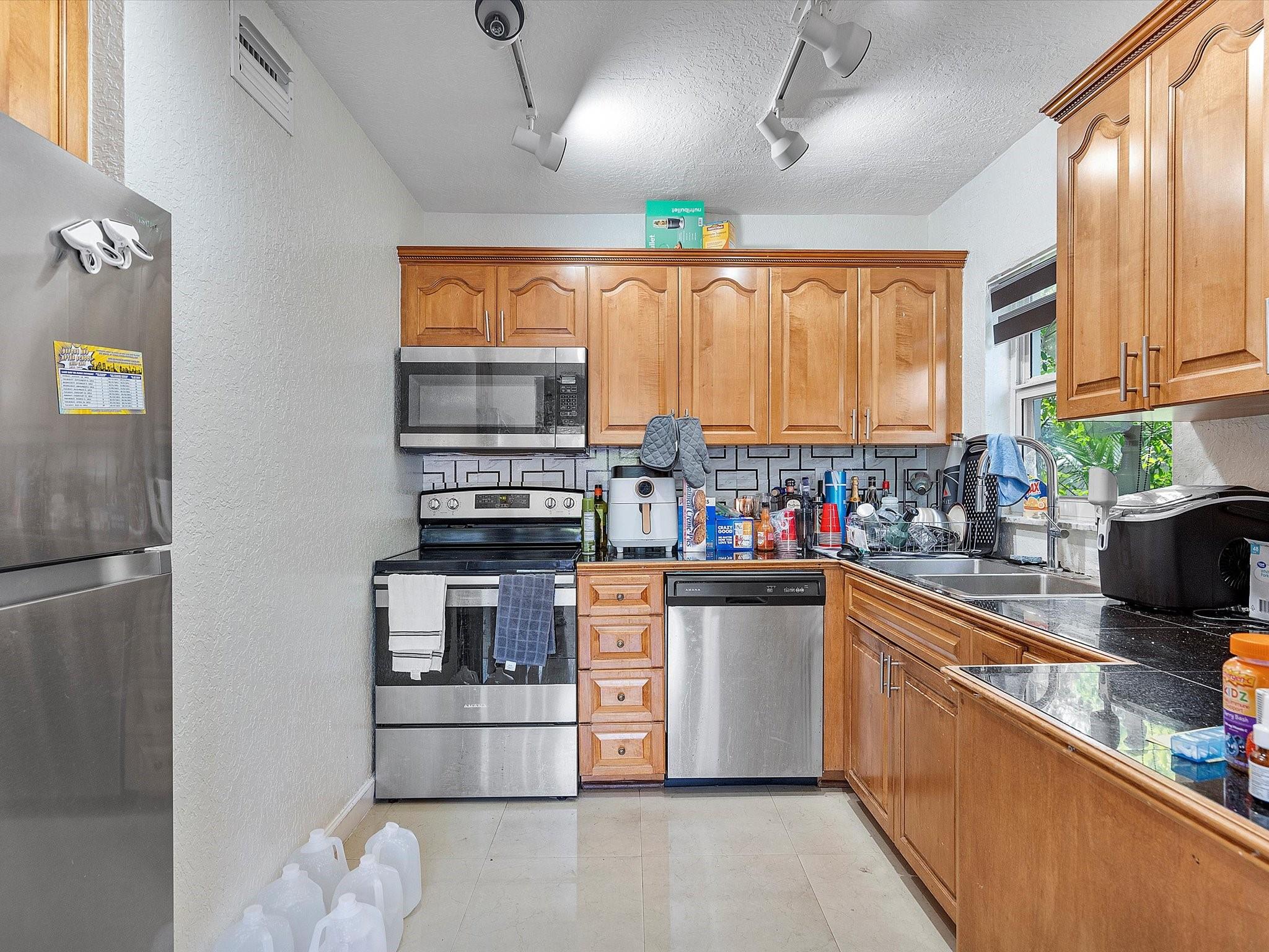 NORTH LAUDERDALE VILLAGE - Residential