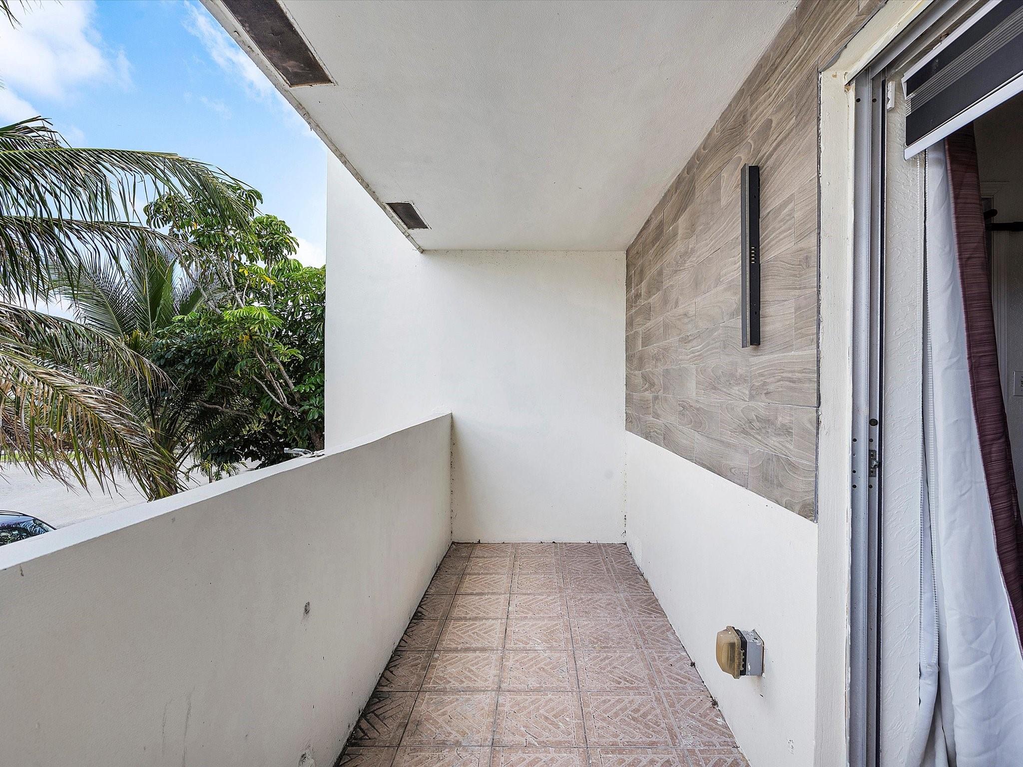 NORTH LAUDERDALE VILLAGE - Residential