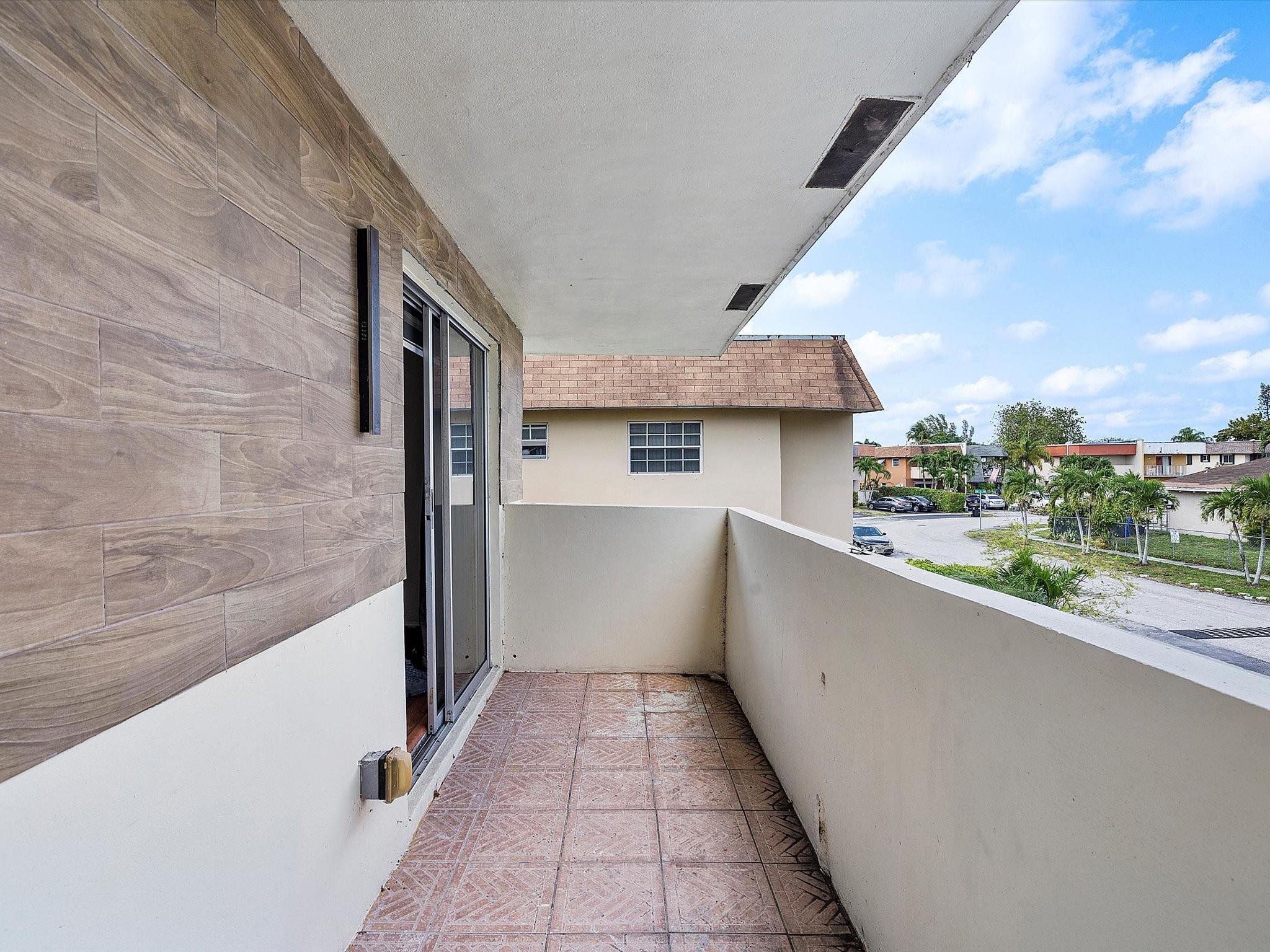 NORTH LAUDERDALE VILLAGE - Residential