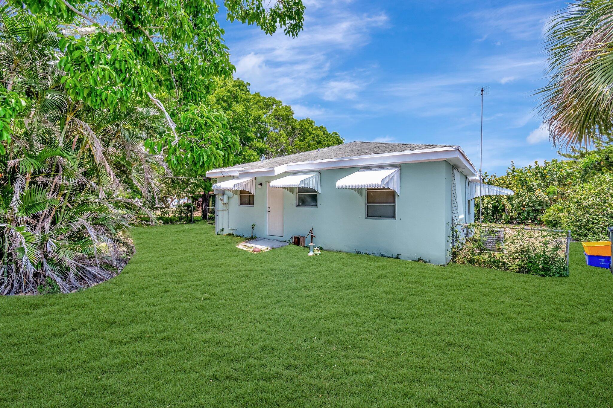 216 NE 14th Street