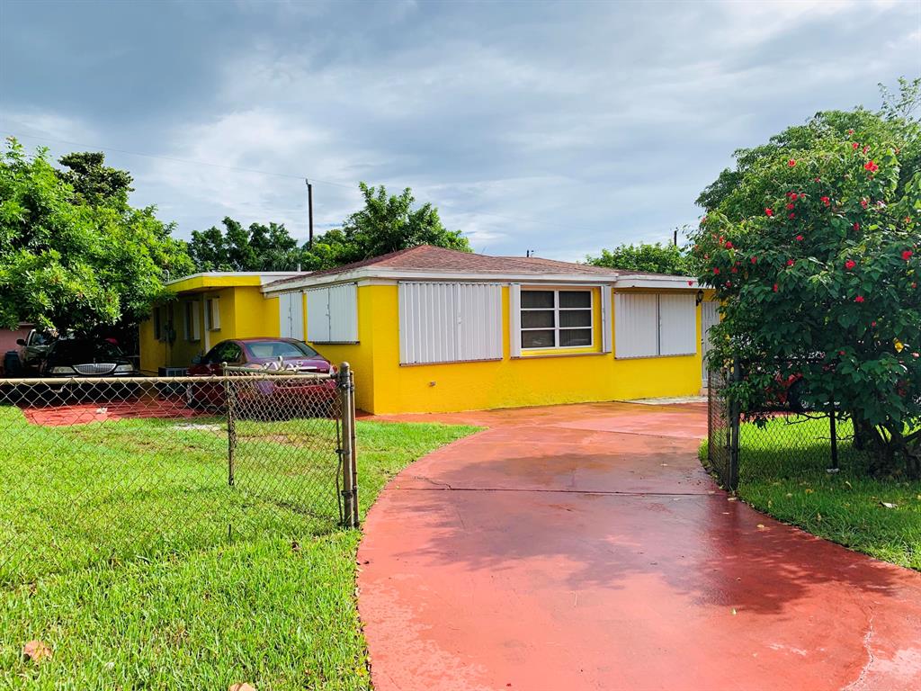 BOYNTON HILLS - Residential