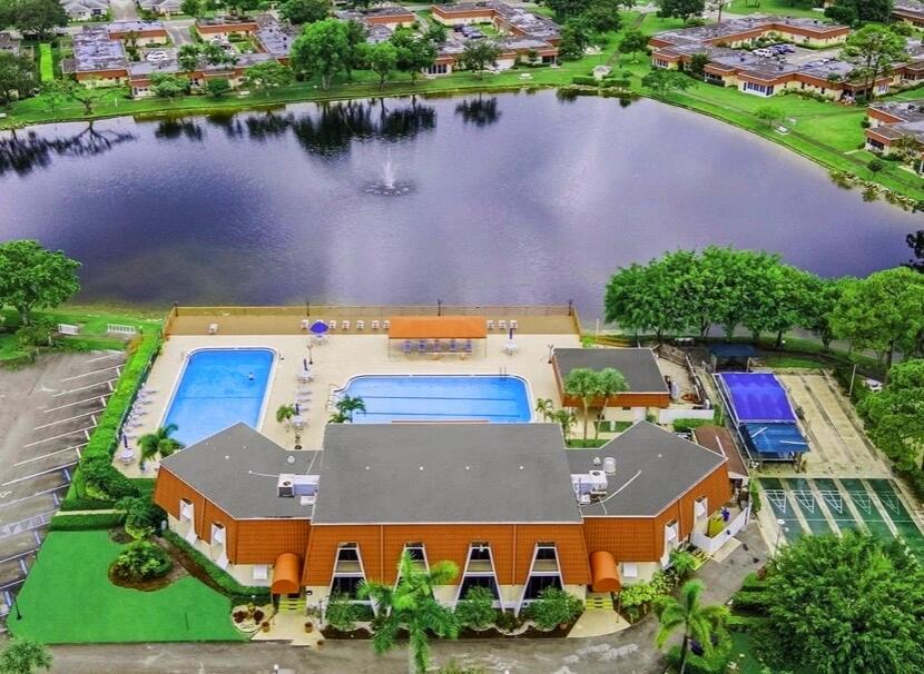 COVERED BRIDGE CONDO - Residential