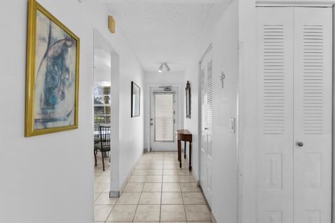 27 Abbey Lane 205 Delray Beach FL 33446