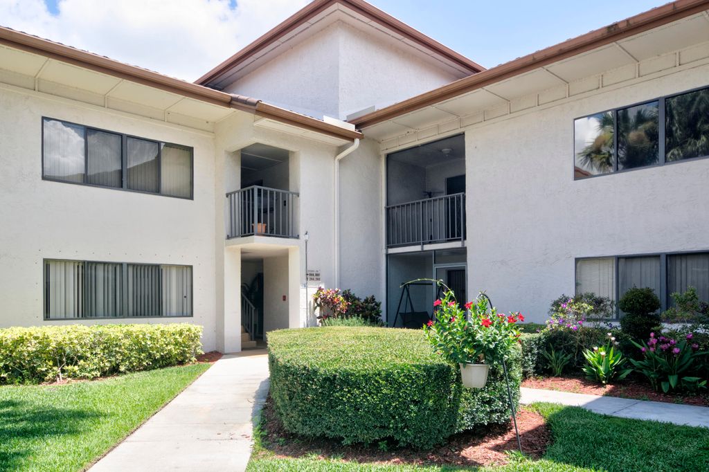 Photo of 3500 Twin Lakes Terrace Ter #204, Fort Pierce, FL 34951 (MLS # R10817313)