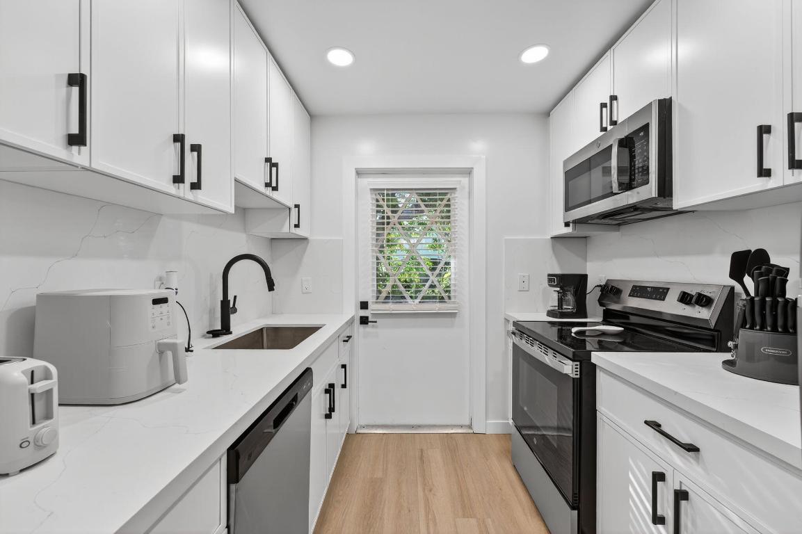 TROPIC ISLE - Residential Income