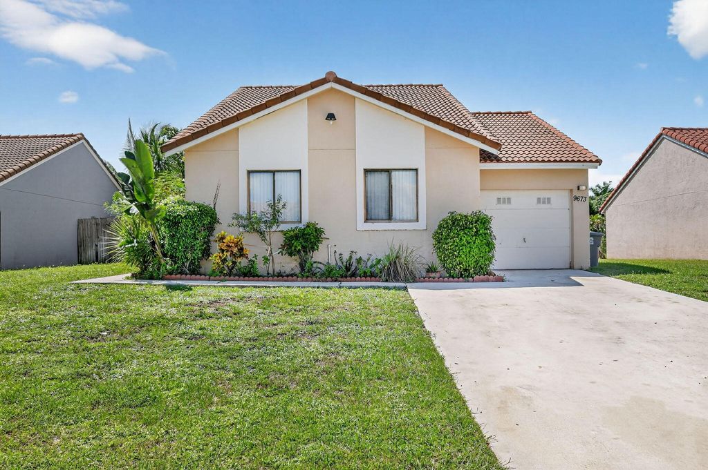 Photo of 9673 63rd Trail S, Boynton Beach, FL 33437 (MLS # R11127625)