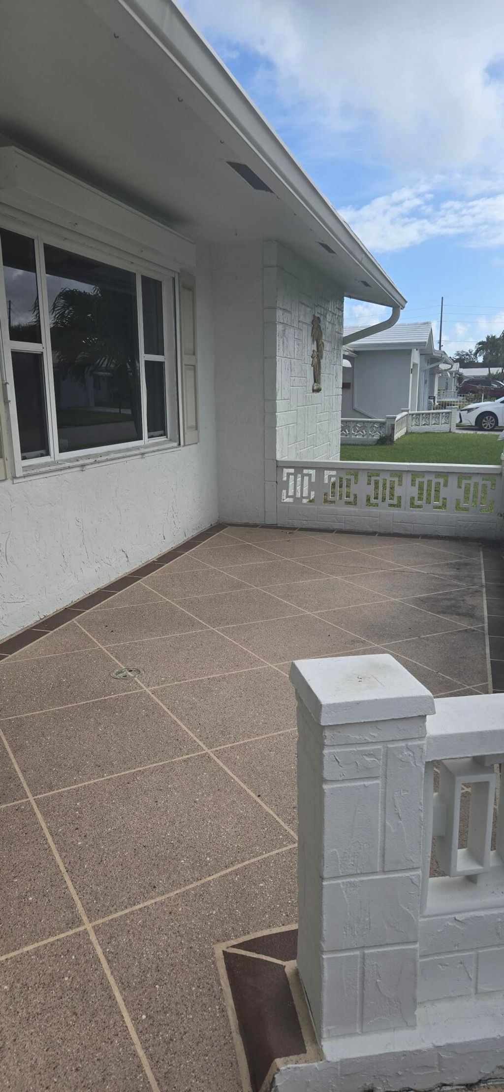 Photo of 1605 SW 14th Avenue, Boynton Beach, FL 33426 (MLS # R11168978)