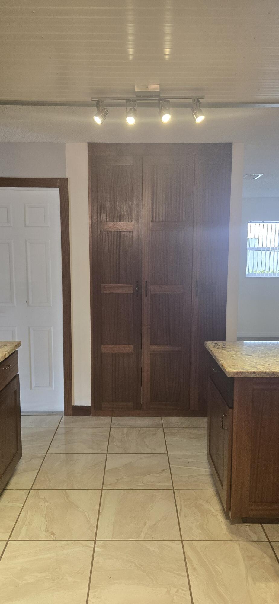 PALM BEACH LEISUREVILLE SEC 9 - Residential Lease