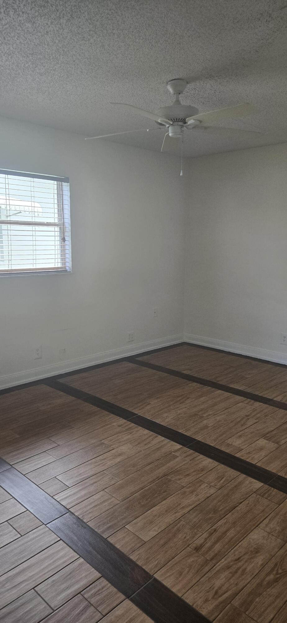 PALM BEACH LEISUREVILLE SEC 9 - Residential Lease