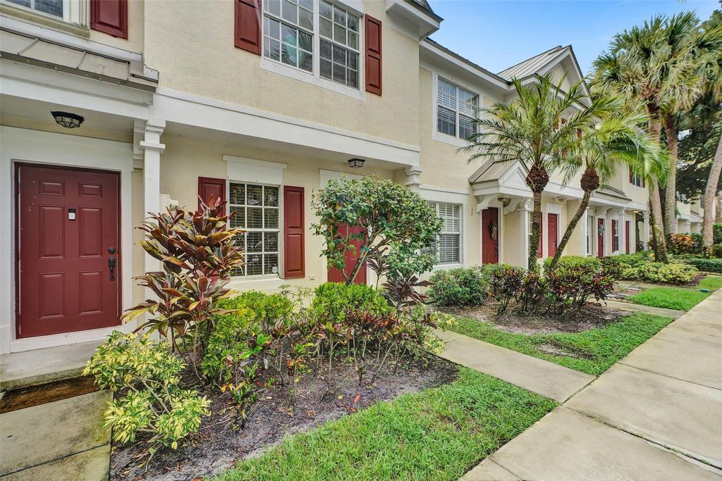 Photo of 156 SW 96th Avenue #25-3, Plantation, FL 33324 (MLS # F10518688)