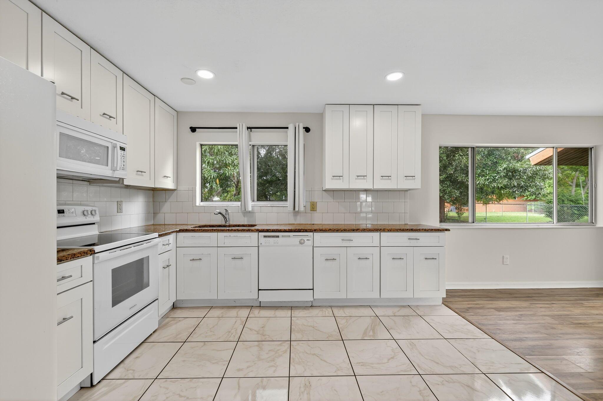 PORT ST LUCIE SECTION 18 - Residential Lease