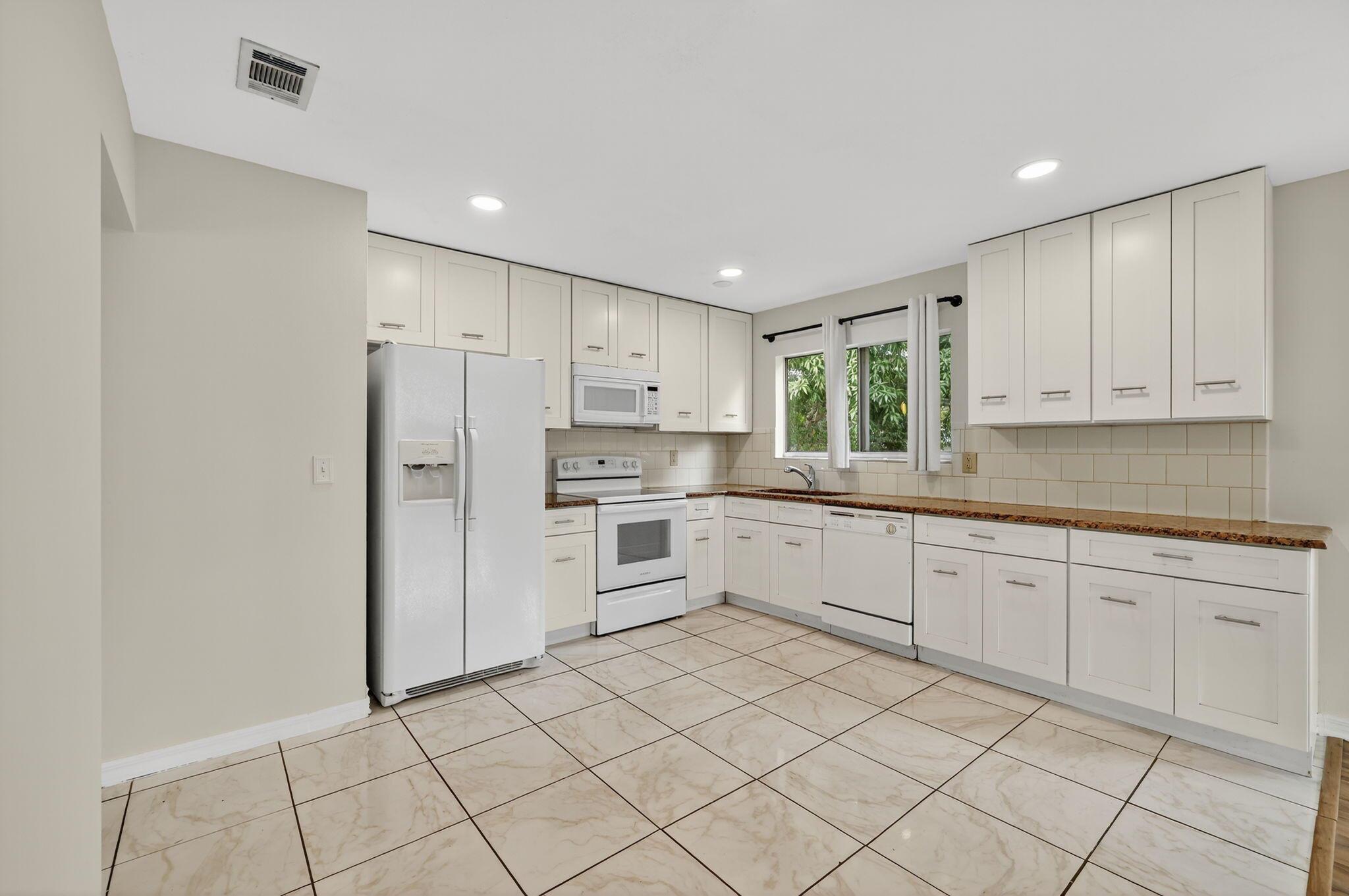 PORT ST LUCIE SECTION 18 - Residential Lease