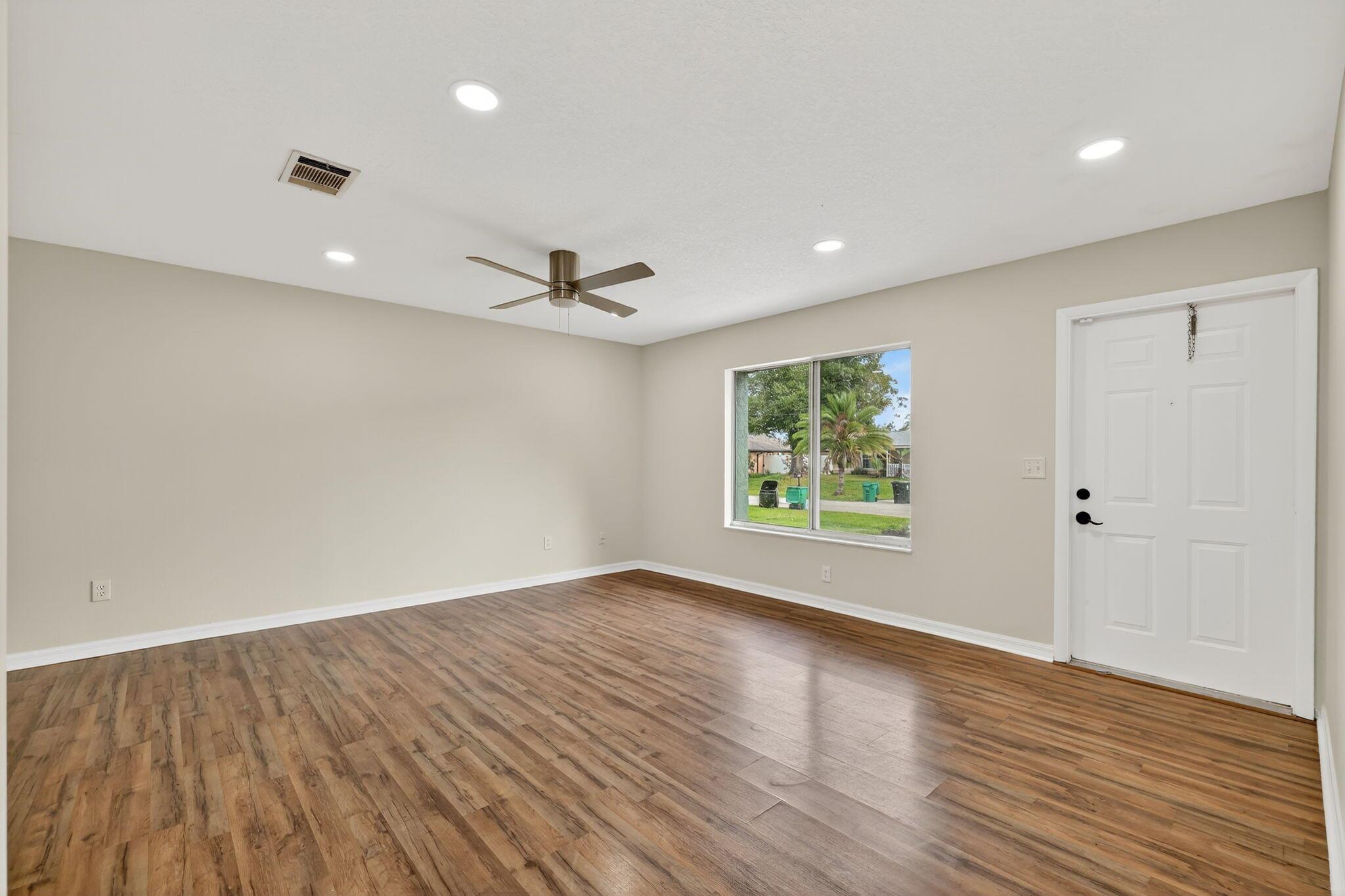 PORT ST LUCIE SECTION 18 - Residential Lease