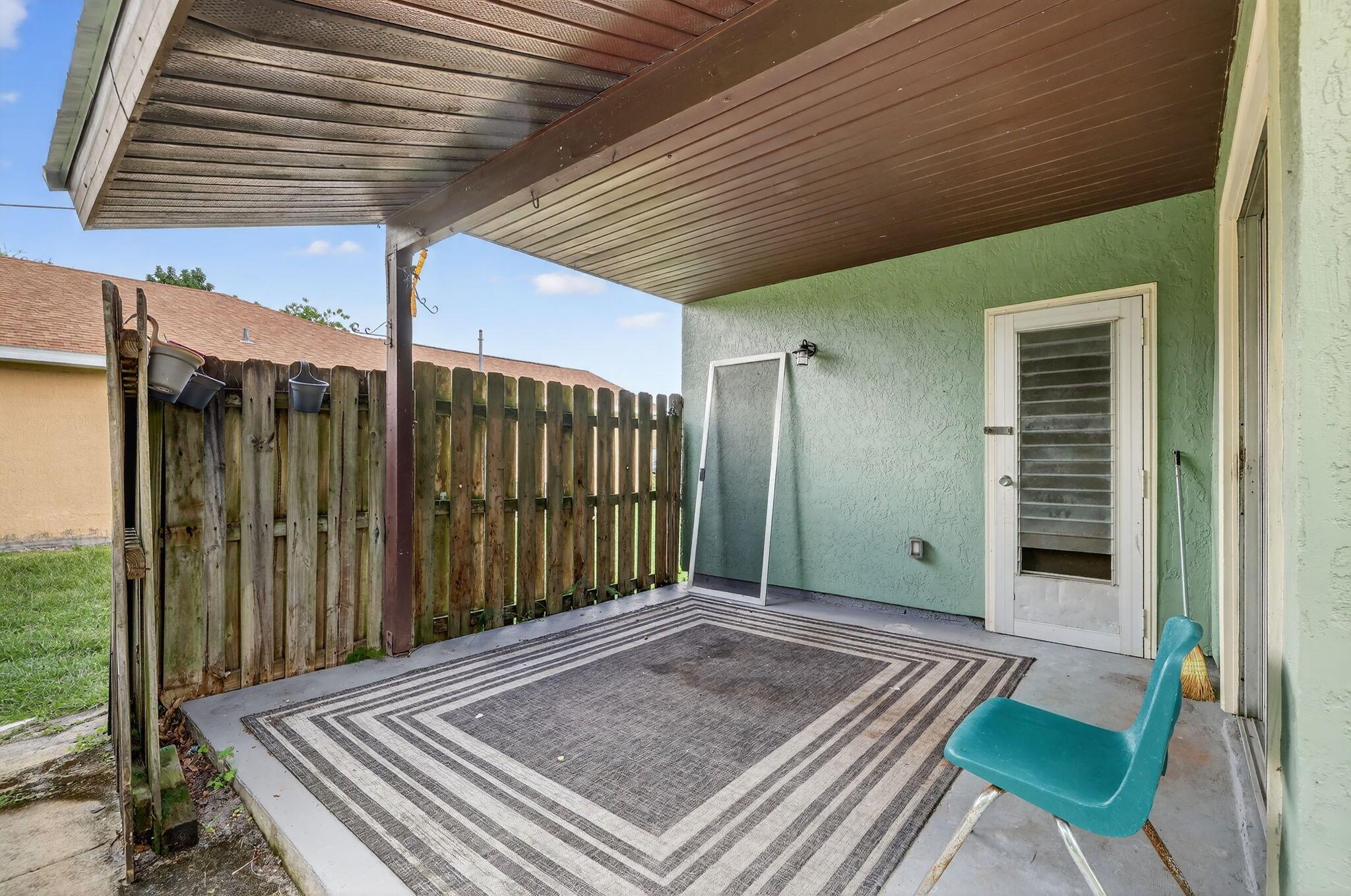 PORT ST LUCIE SECTION 18 - Residential Lease