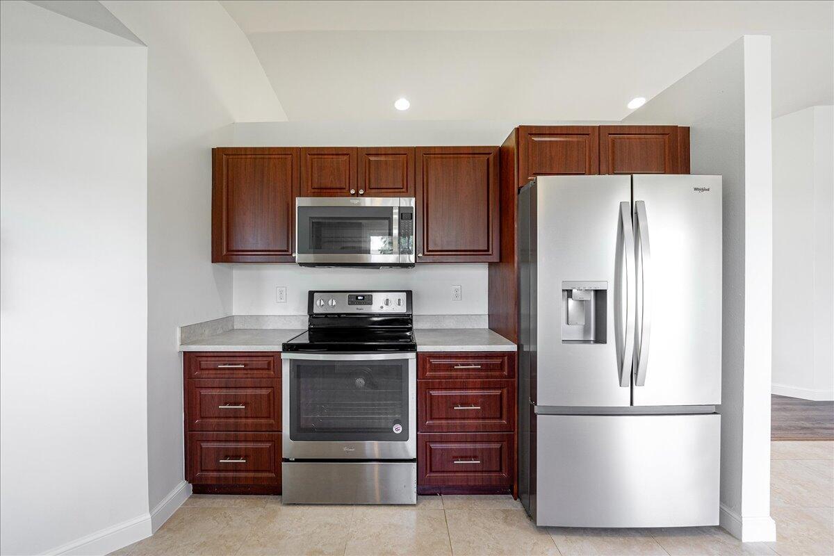 PORT ST LUCIE SECTION 40 - Residential Lease