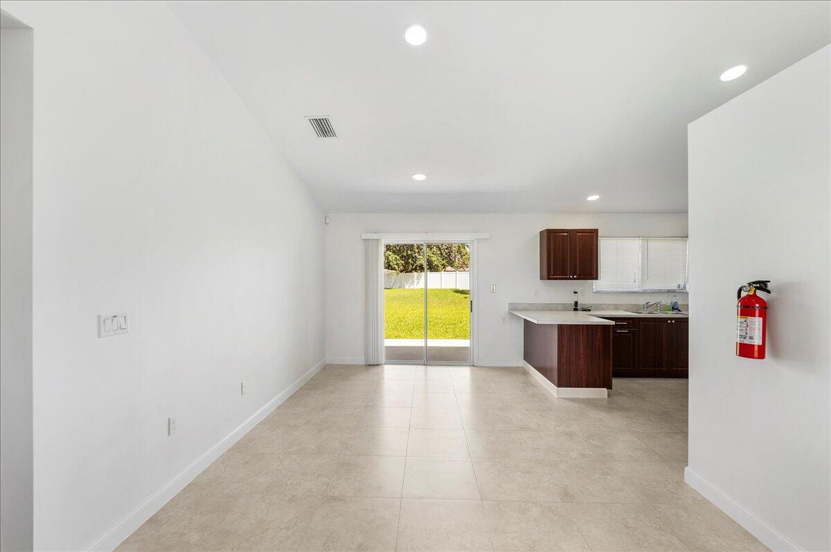 PORT ST LUCIE SECTION 40 - Residential Lease