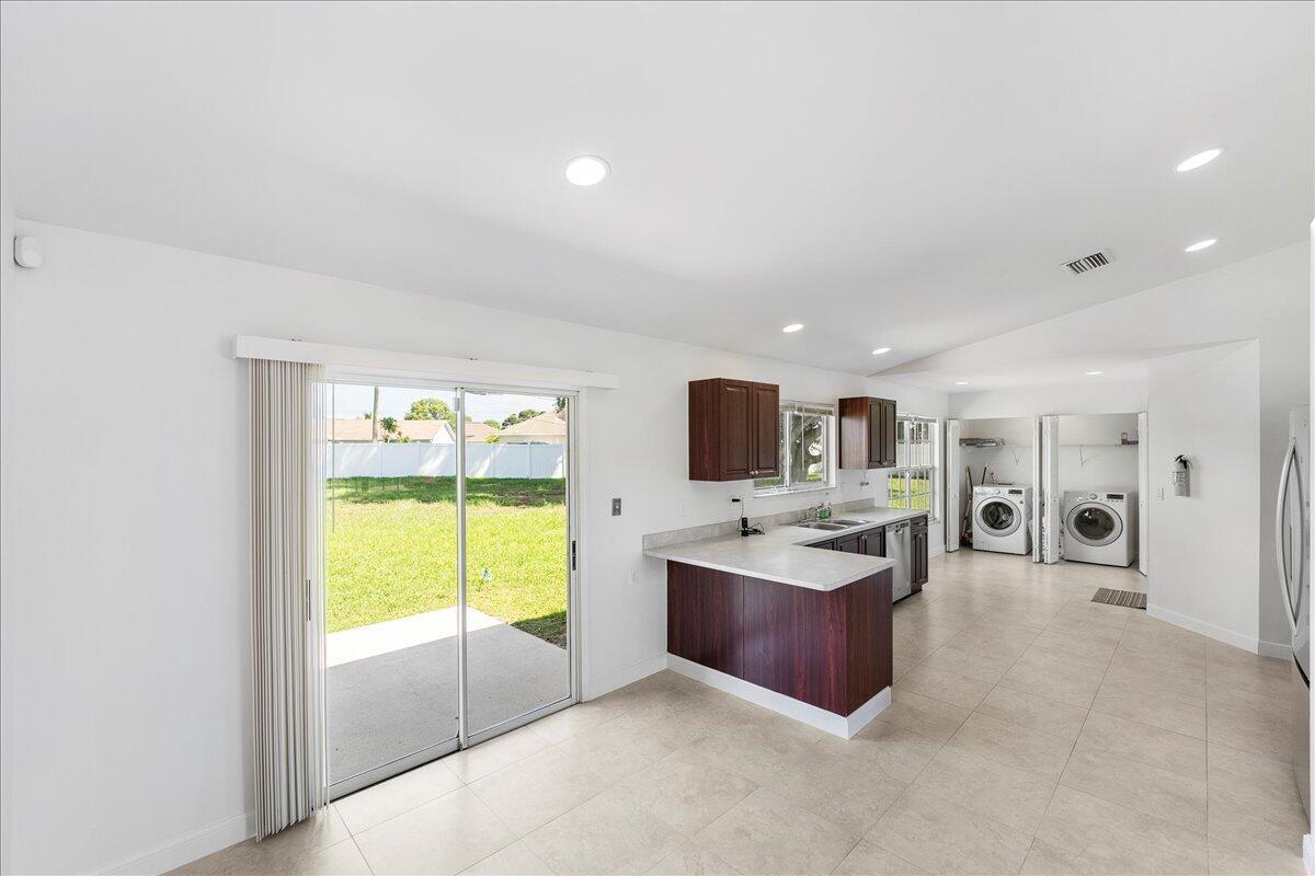PORT ST LUCIE SECTION 40 - Residential Lease
