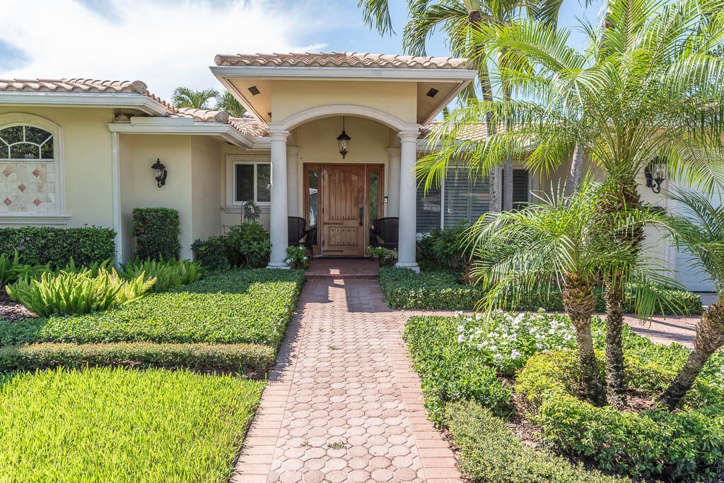 Photo of 810 SW 3rd Street, Boca Raton, FL 33486 (MLS # B26074648)