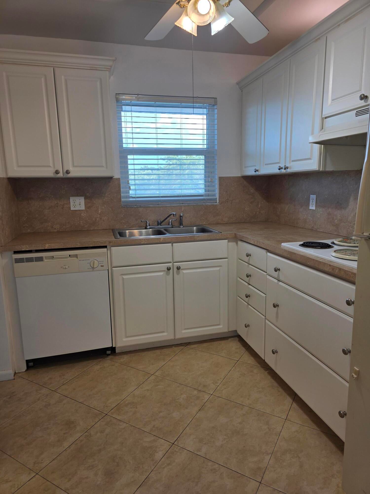 6600 ROYAL PALM Boulevard 304B