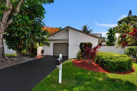 Photo of 820 NW 21st Way #820, Delray Beach, FL 33445 (MLS # B26040597)