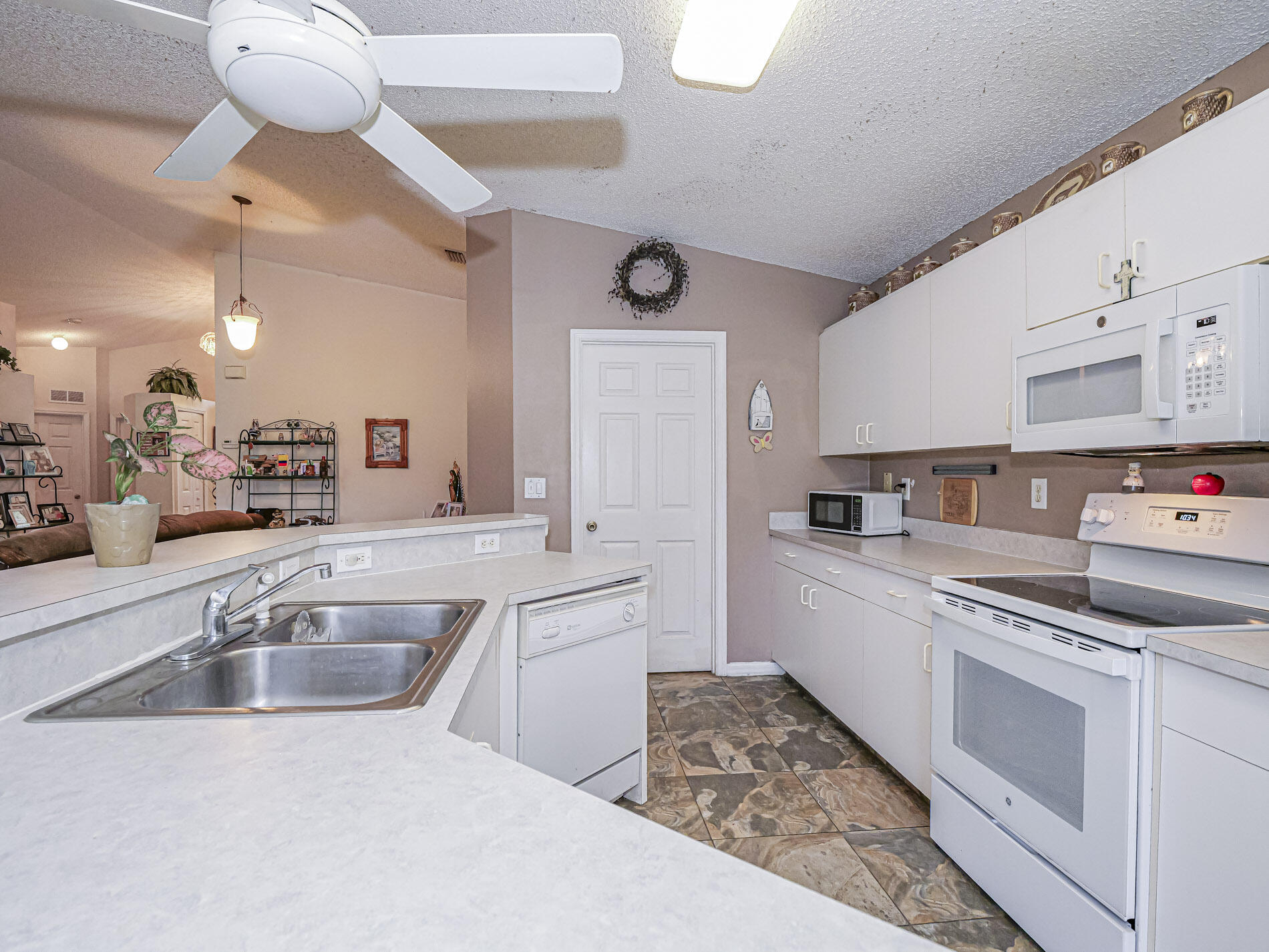 WATERFORD LAKES PHASE I SUBDIVISION - Residential