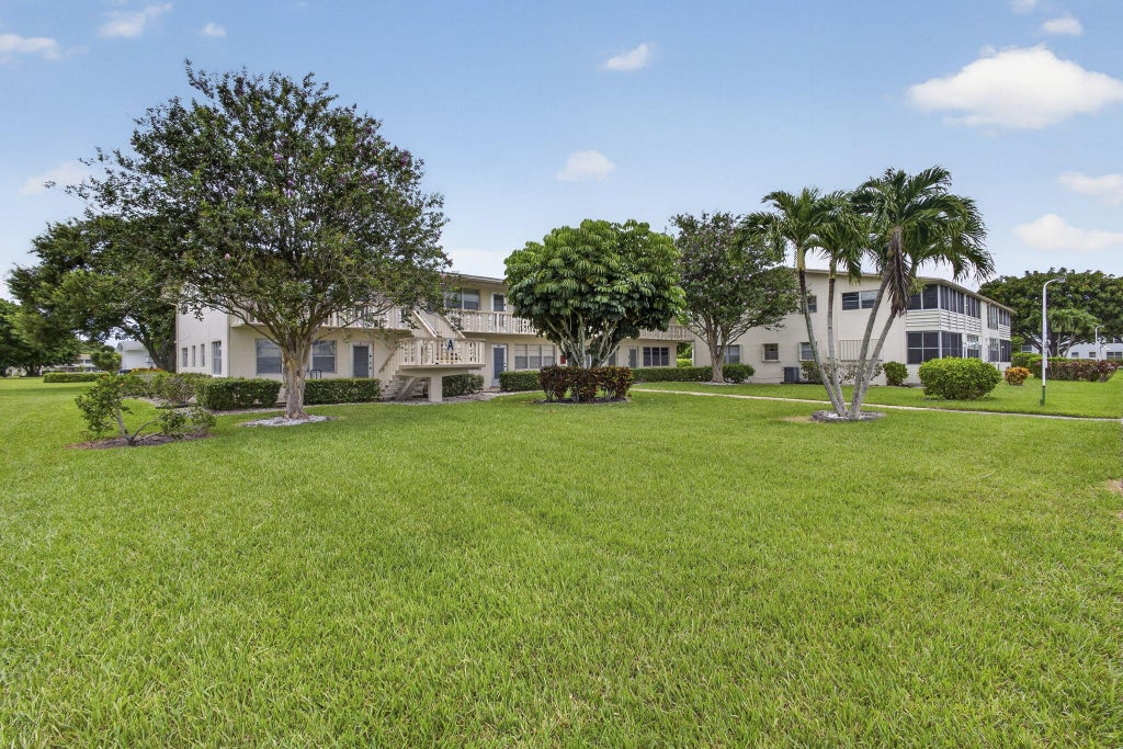 Photo of 5 Northampton A #5, West Palm Beach, FL 33417 (MLS # B26048891)