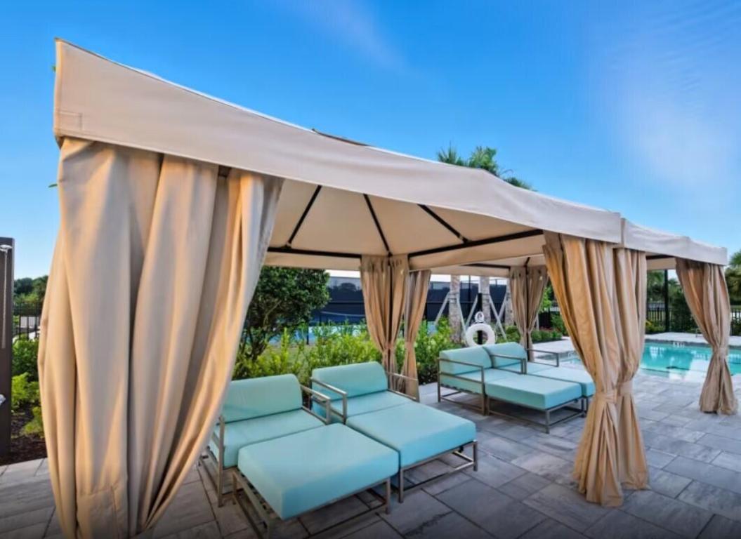 HARBOR ISLE - Residential