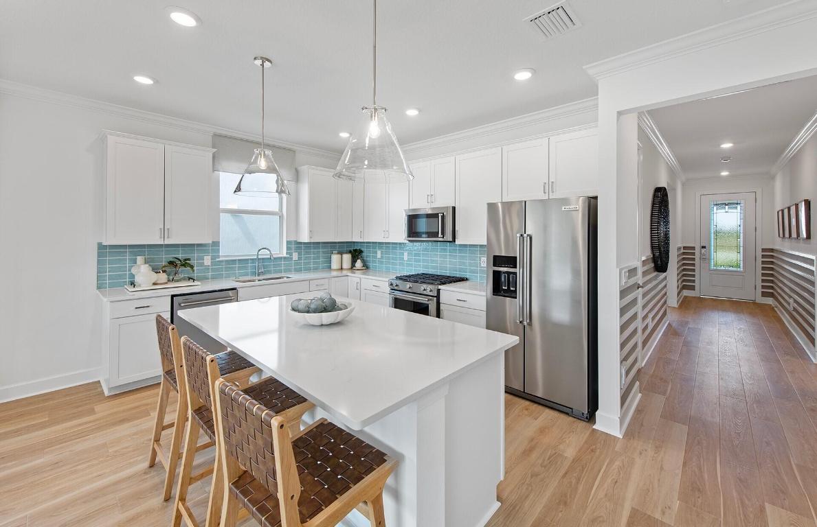 HARBOR ISLE - Residential