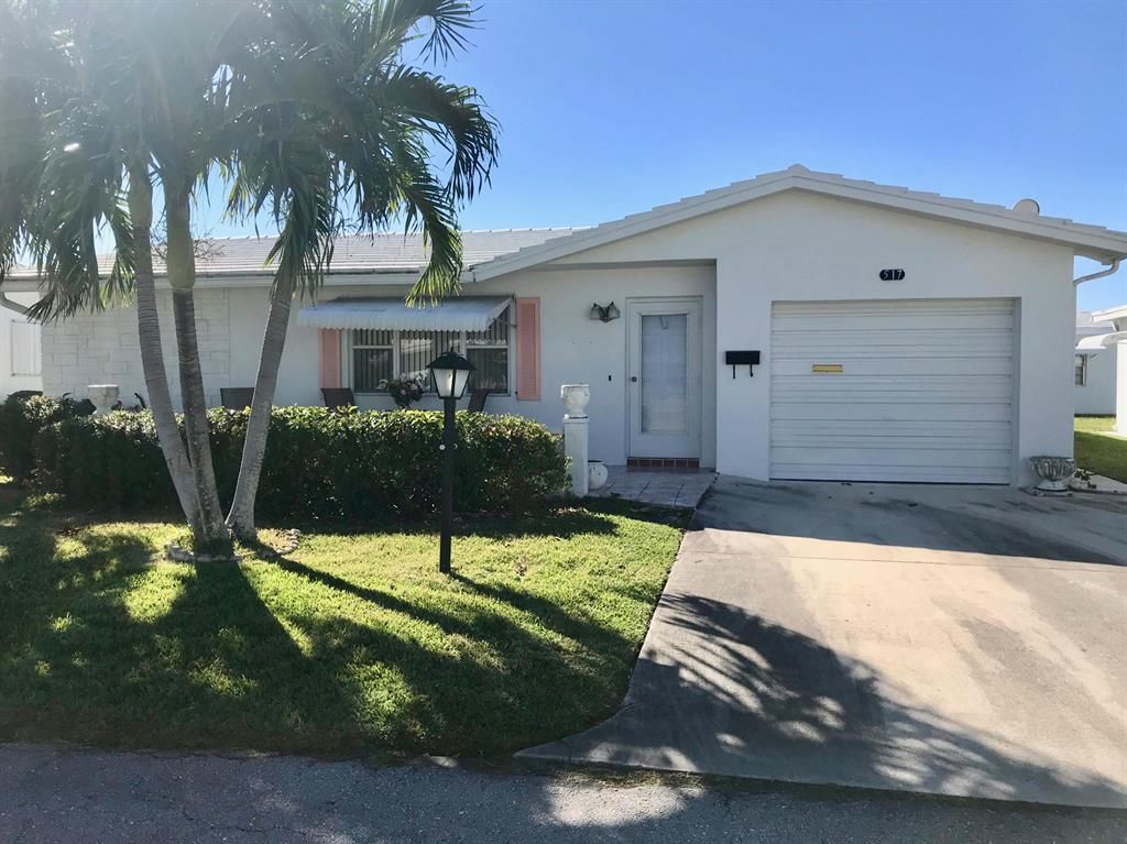 Photo of 517 SW 19th Street, Boynton Beach, FL 33426 (MLS # R10776988)