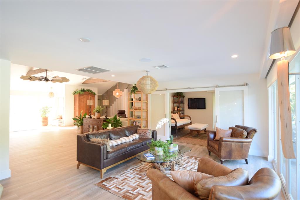 JUPITER ISLAND - Residential