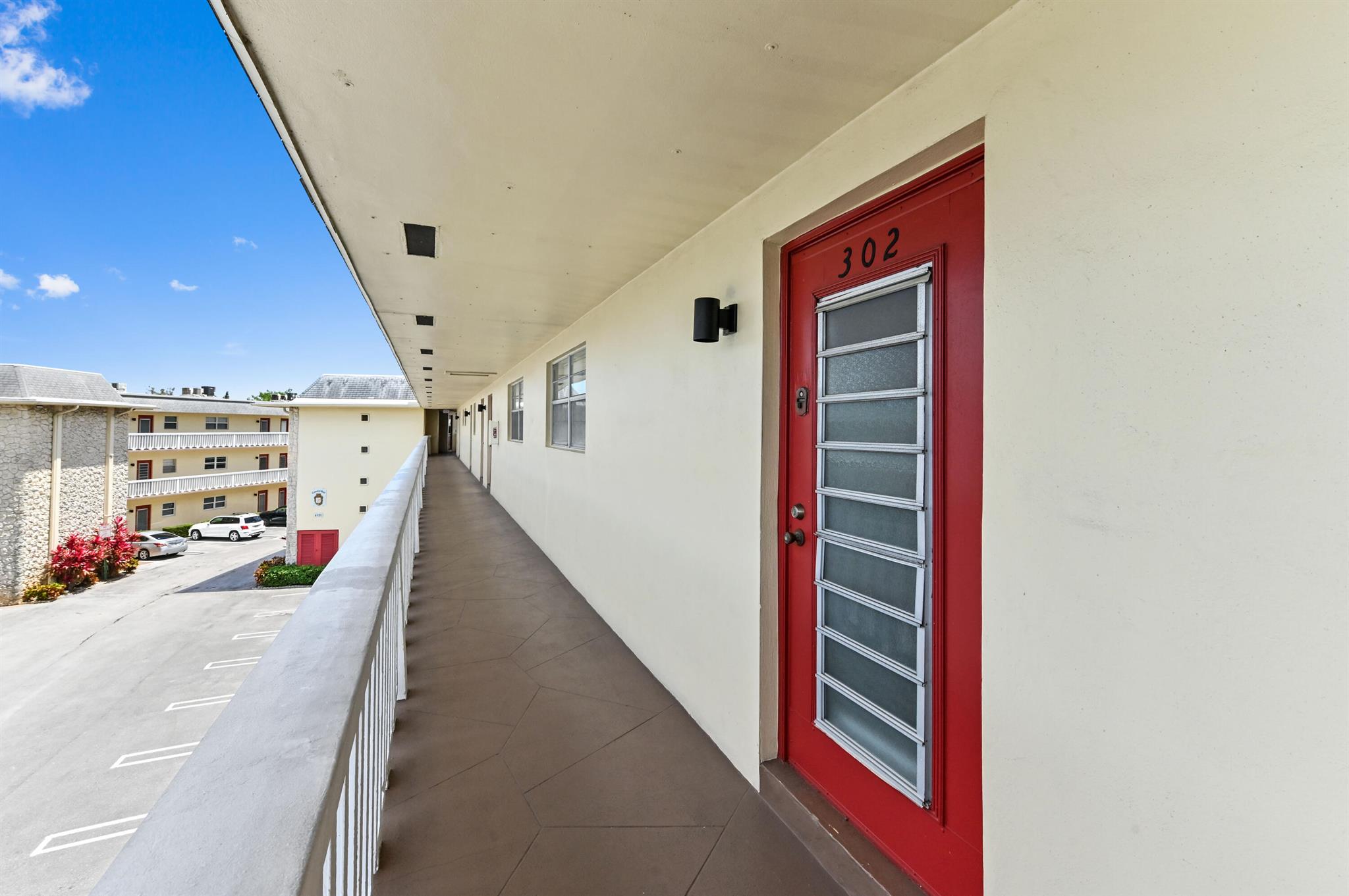 View photos, virtual tours, details... 4321 NW 16th Street C302