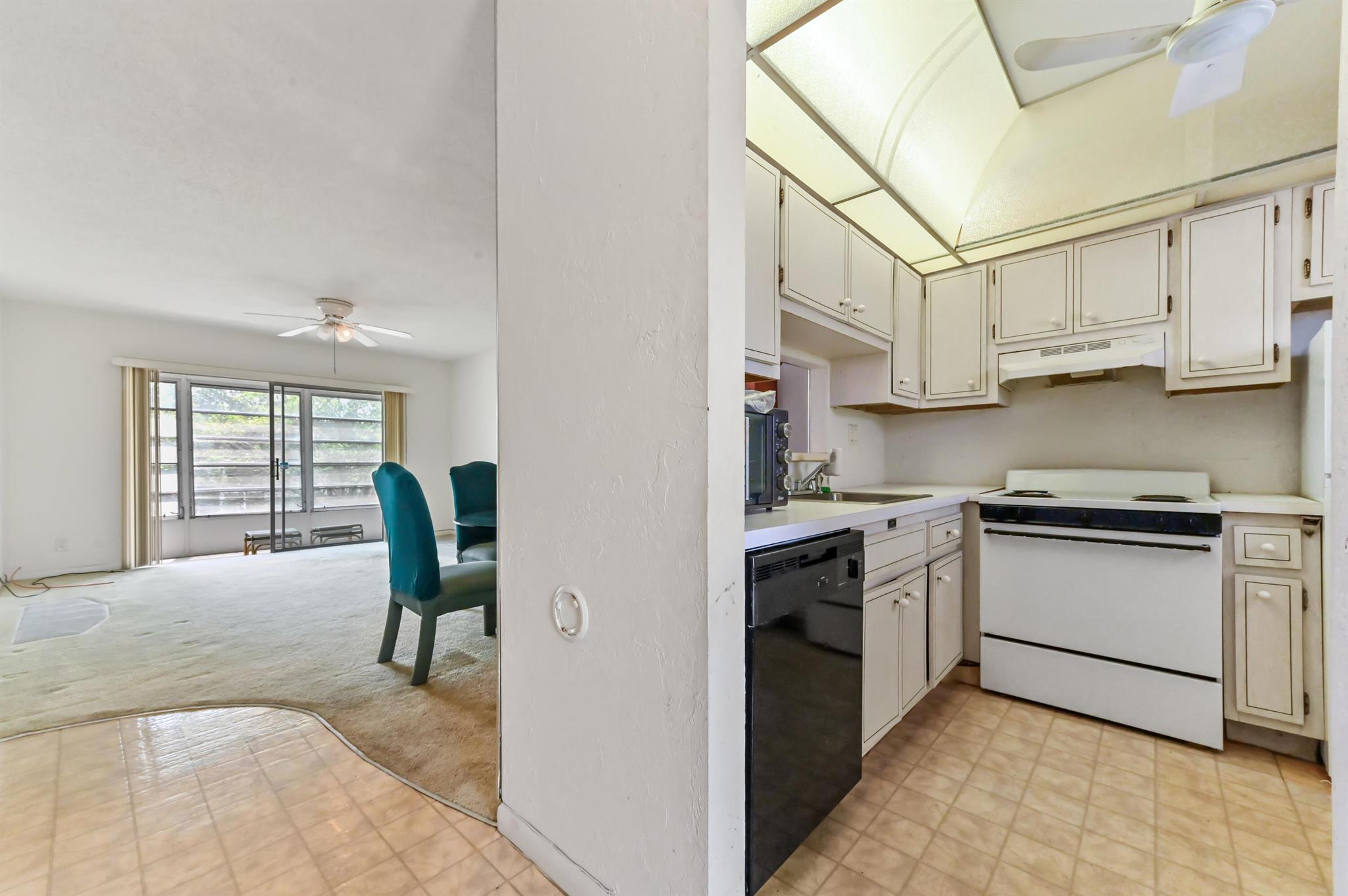 View photos, virtual tours, details... 4321 NW 16th Street C302
