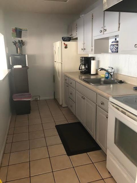 Tiny photo for 7281 Golf Colony Court #203, Lake Worth, FL 33467 (MLS # B26086220)