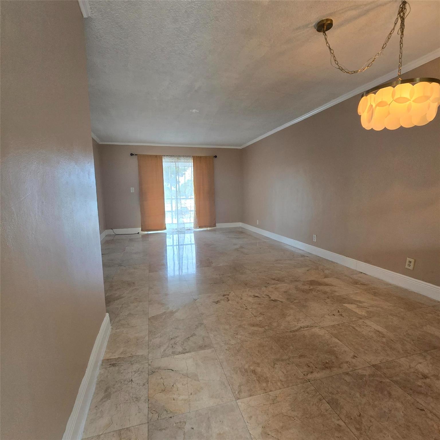 2301 NE 14th Street Cswy 303W