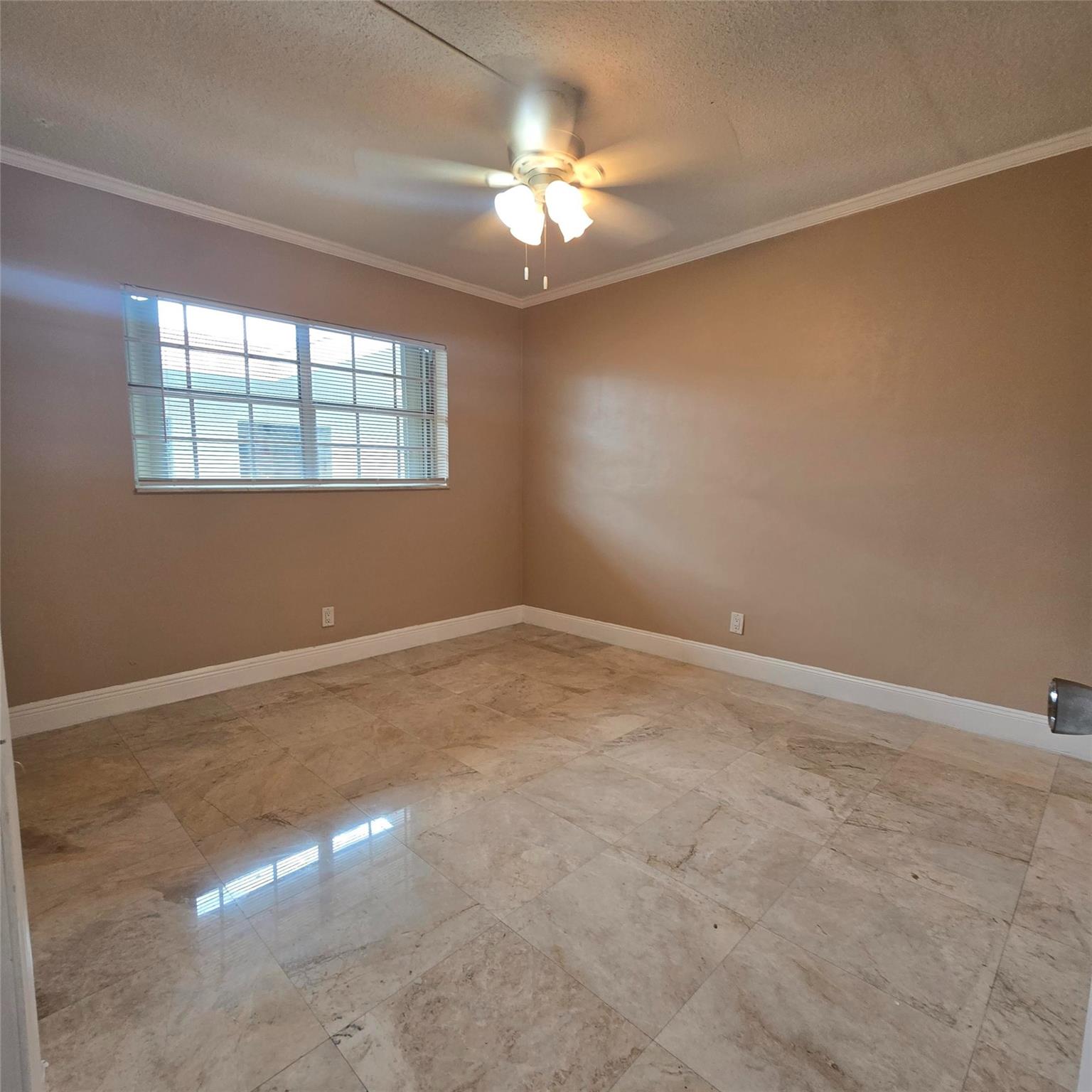 2301 NE 14th Street Cswy 303W