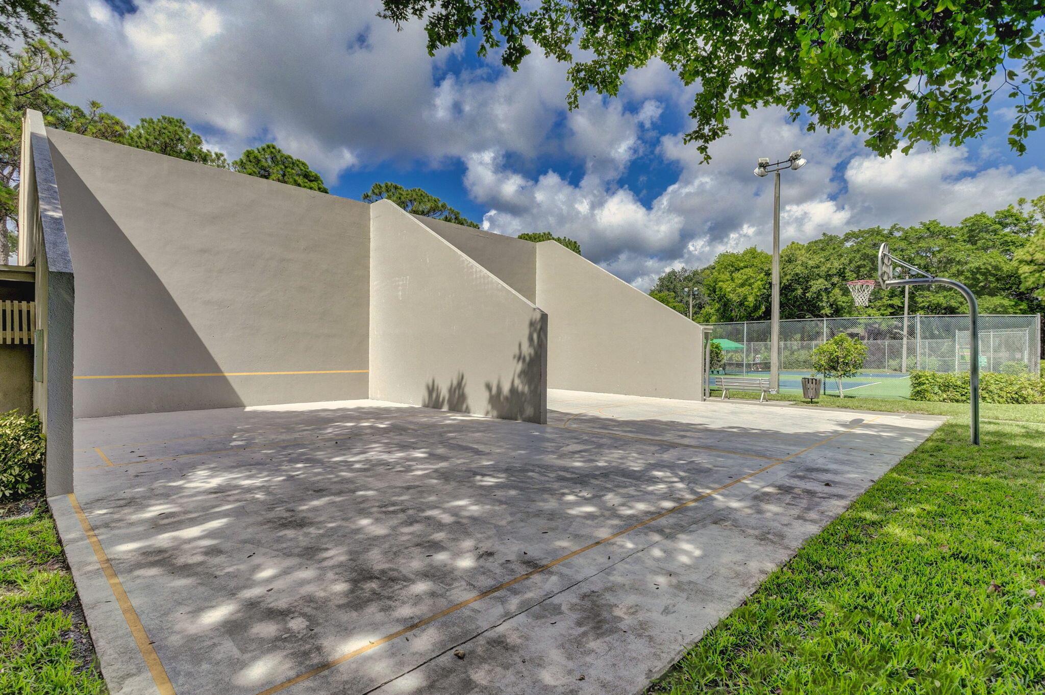 GLENWOOD TWNHS - Residential