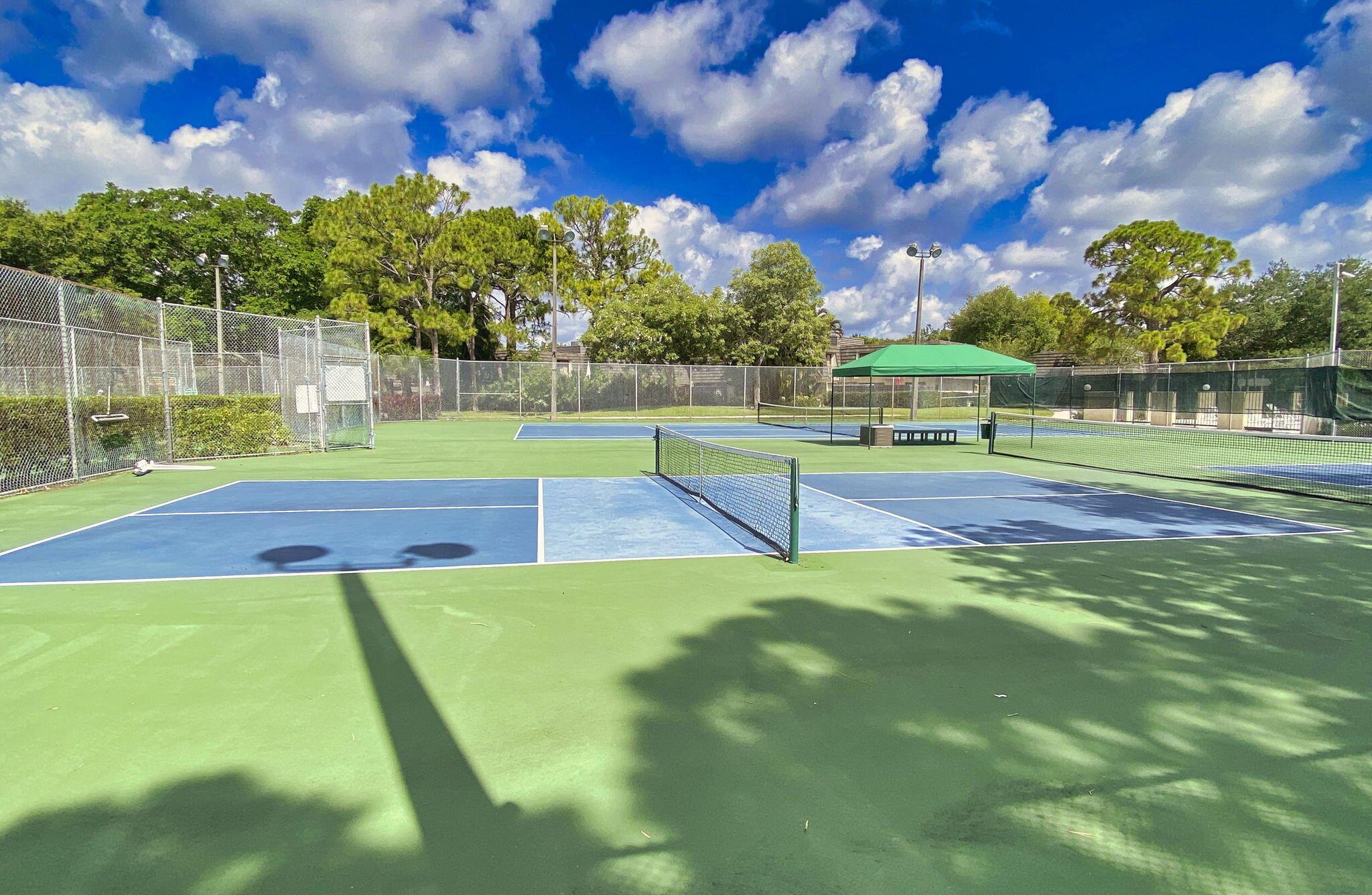 GLENWOOD TWNHS - Residential