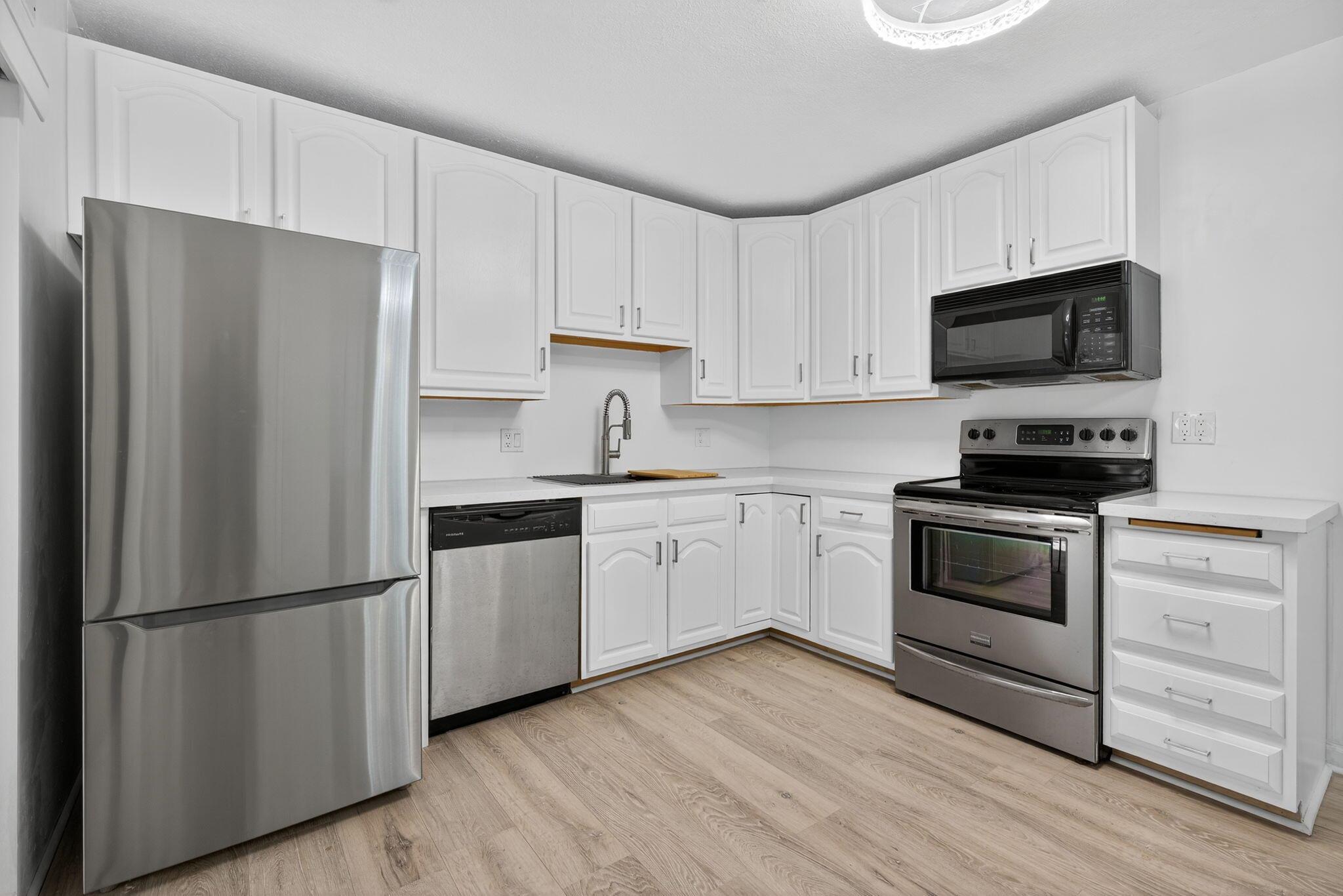 GLENWOOD TWNHS - Residential