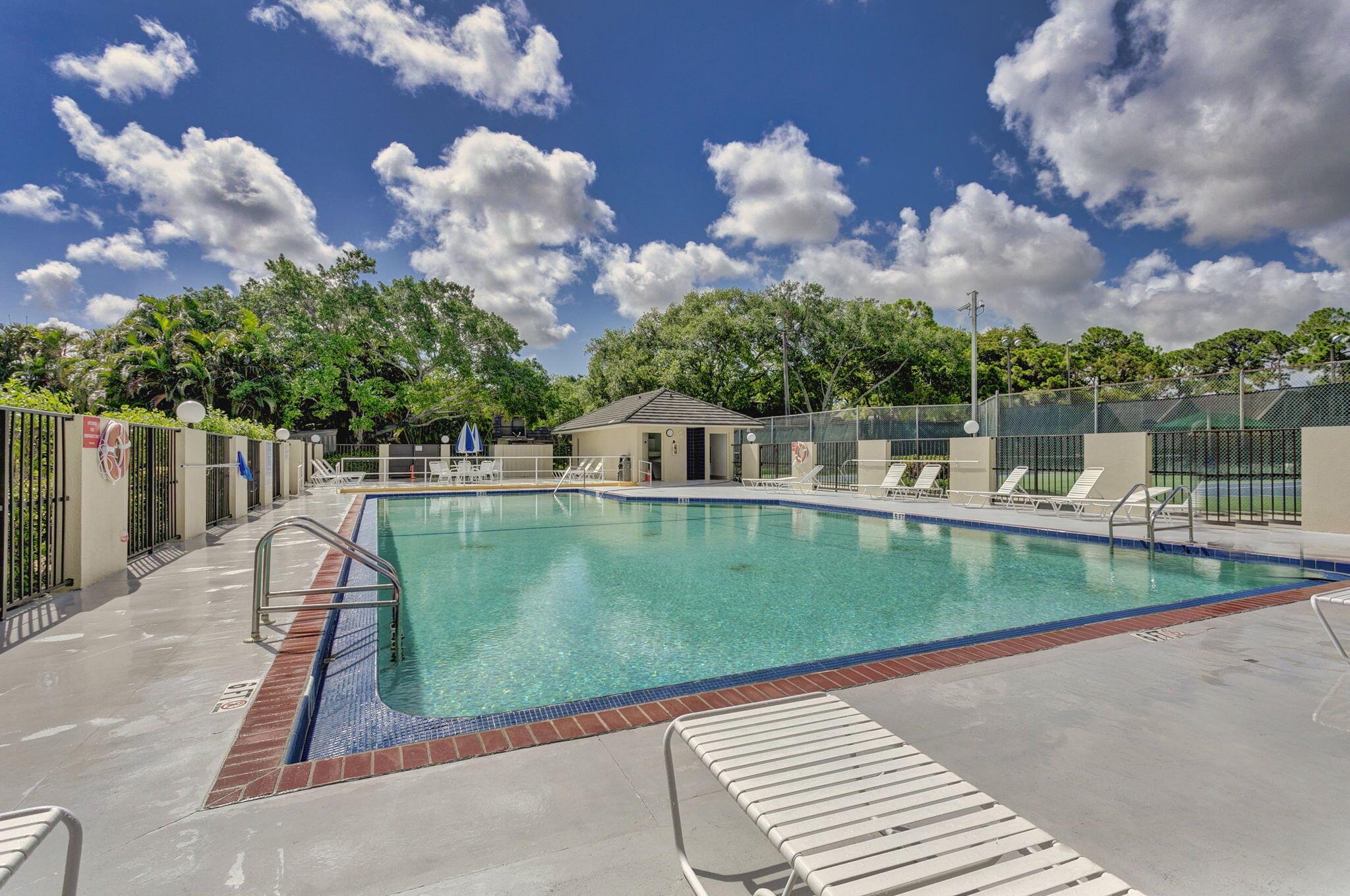 GLENWOOD TWNHS - Residential