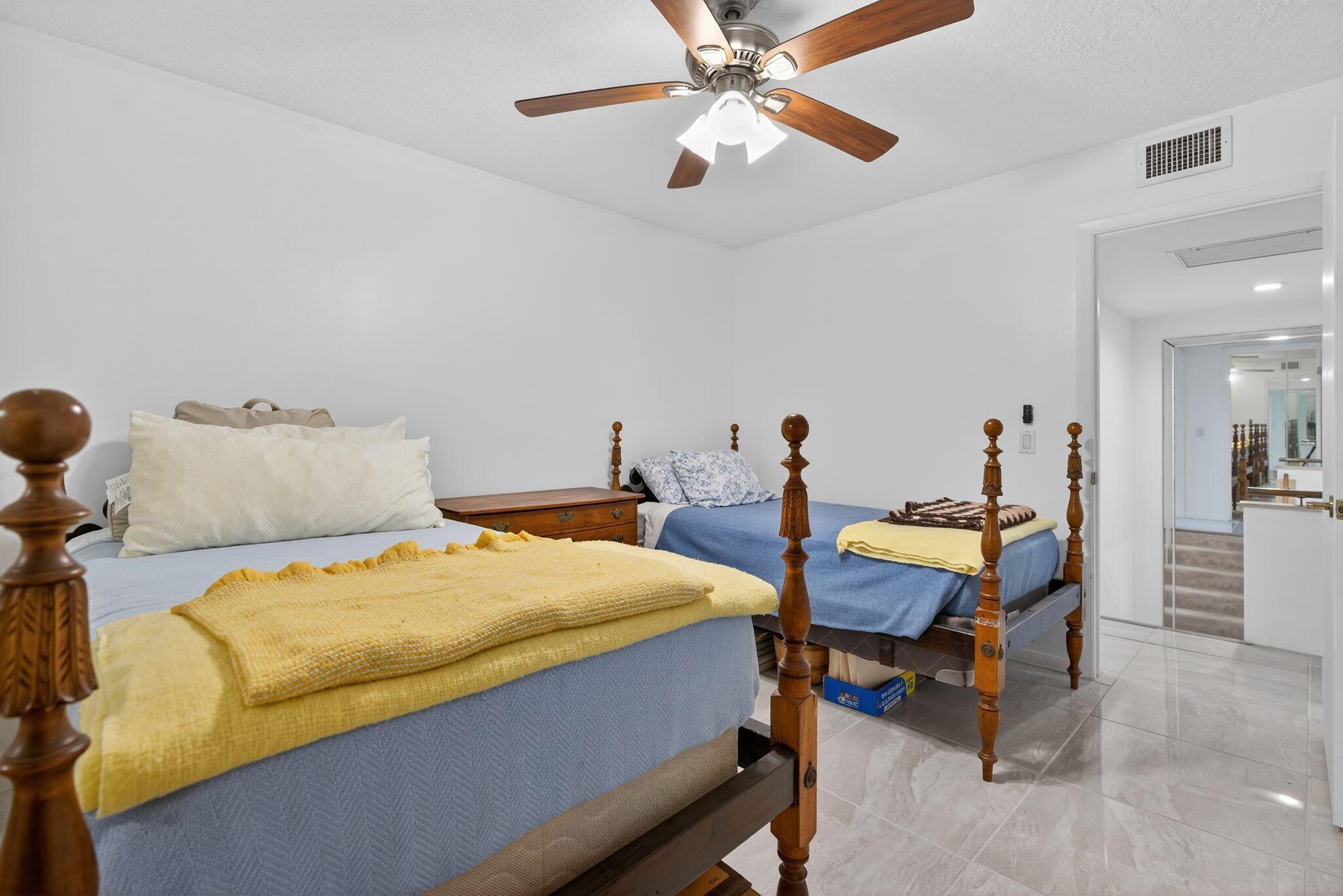 GLENWOOD TWNHS - Residential