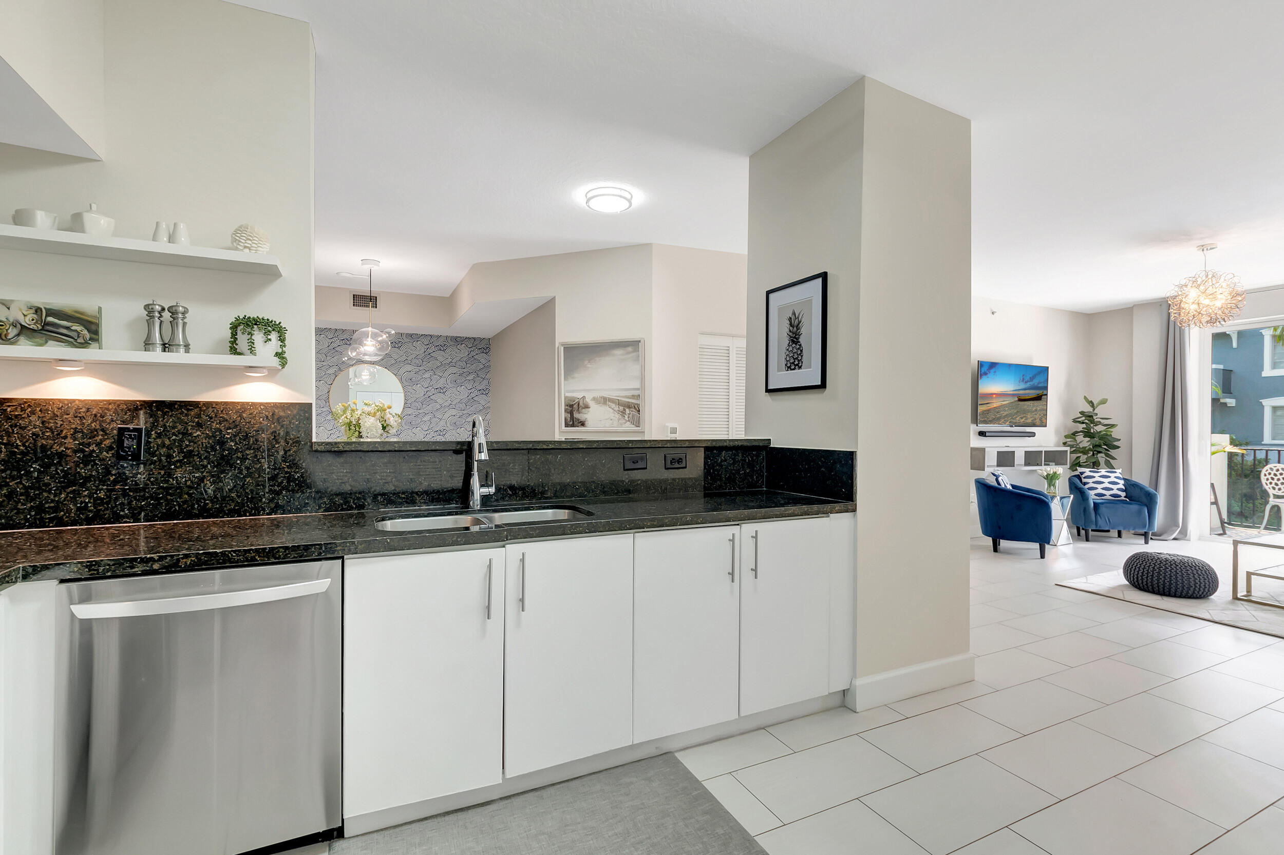 PINEAPPLE GROVE VILLAGE CONDO - Residential Lease