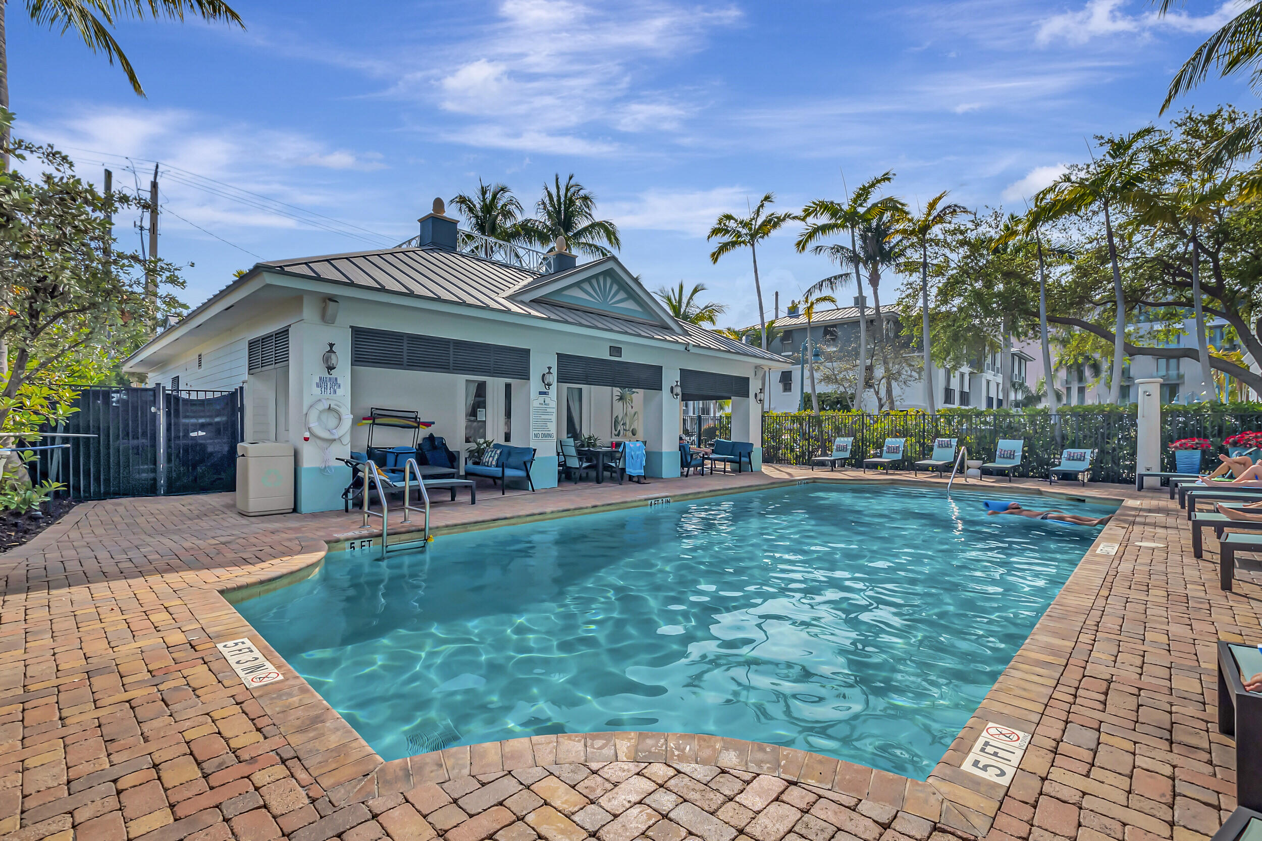 PINEAPPLE GROVE VILLAGE CONDO - Residential Lease